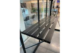 Table en aluminium noir