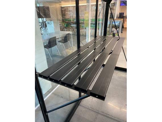 Table en aluminium noir